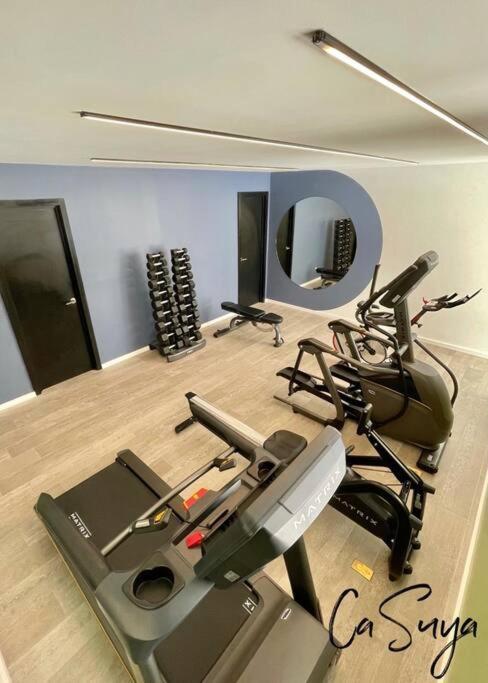 Casuya Airali Apartments With Heated Pool, Gym In City Center Guatemalaváros Kültér fotó
