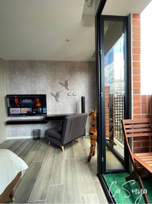 Casuya Airali Apartments With Heated Pool, Gym In City Center Guatemalaváros Kültér fotó