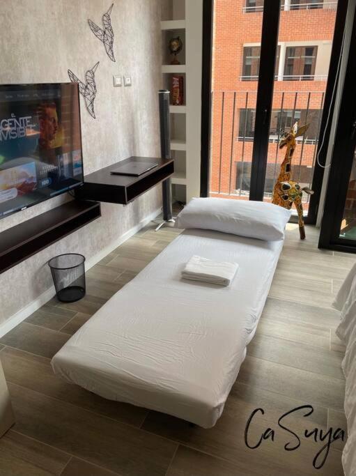 Casuya Airali Apartments With Heated Pool, Gym In City Center Guatemalaváros Kültér fotó